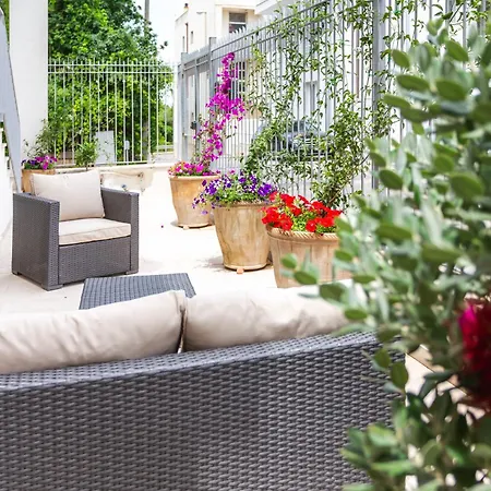 Apartment Oasis *